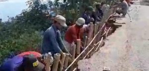 এলাকাবাসীর অর্থায়নে জগন্নাথপুর কলকলিয়া-তেলিকোনা সড়কের সংস্কার কাজ চলছে