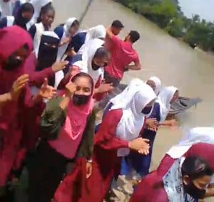 দিরাইয়ে শিক্ষার্থীদের তোপের মুখে স্কুল ছেড়ে পালালেন বহিস্কৃত ভারপ্রাপ্ত প্রধানশিক্ষক হেলালুদ্দীন